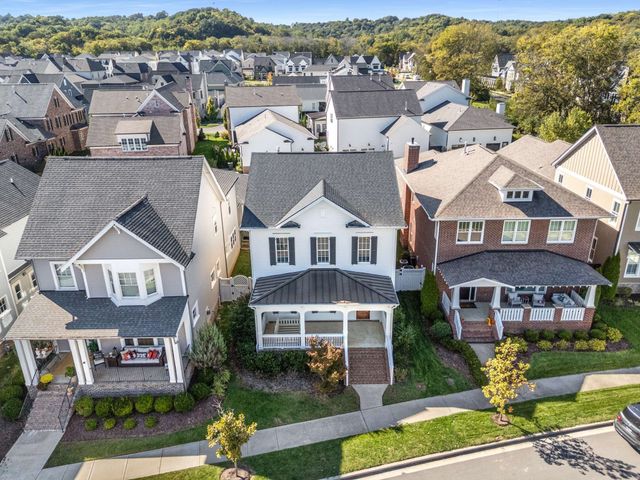 917 Dauphine St, Nashville, TN 37221