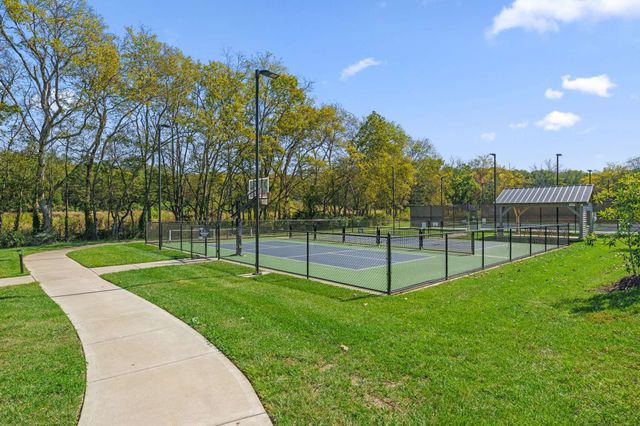 917 Dauphine St, Nashville, TN 37221