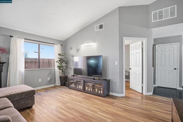 232 Case Dr, Pittsburg, CA 94565