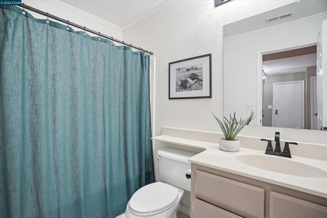 232 Case Dr, Pittsburg, CA 94565