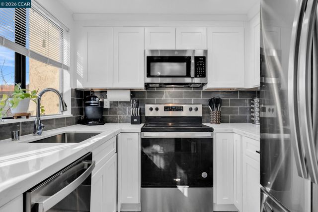 232 Case Dr, Pittsburg, CA 94565