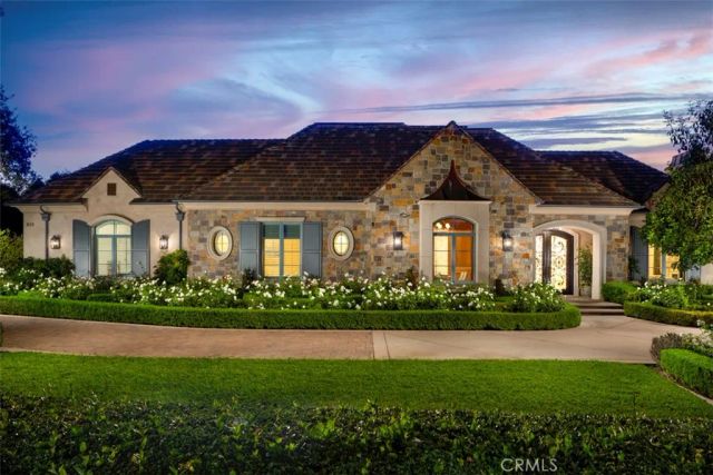 935 W Foothill Boulevard, Arcadia, CA 91006