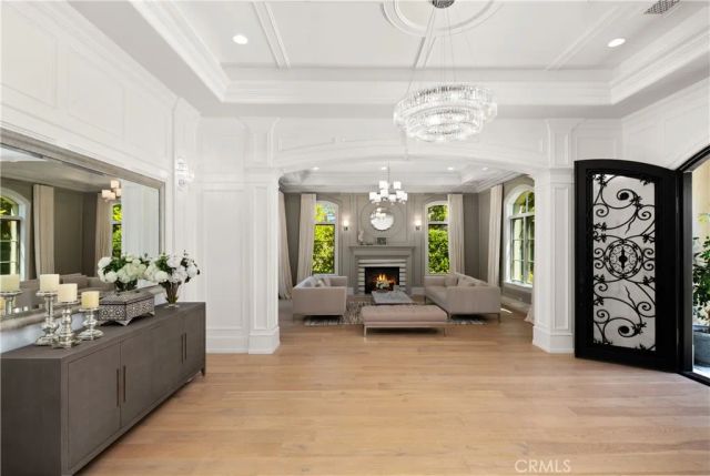 935 W Foothill Boulevard, Arcadia, CA 91006