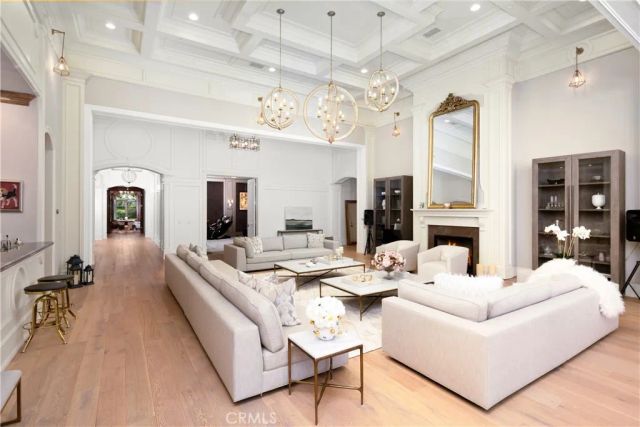 935 W Foothill Boulevard, Arcadia, CA 91006