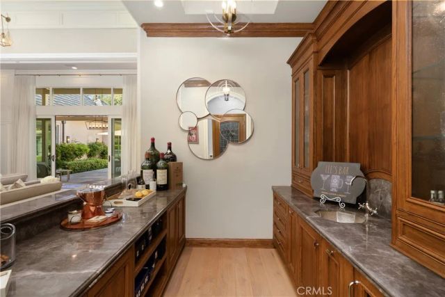 935 W Foothill Boulevard, Arcadia, CA 91006