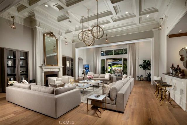 935 W Foothill Boulevard, Arcadia, CA 91006