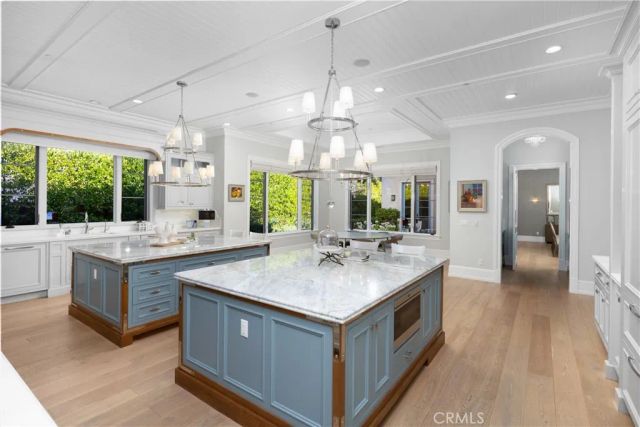 935 W Foothill Boulevard, Arcadia, CA 91006