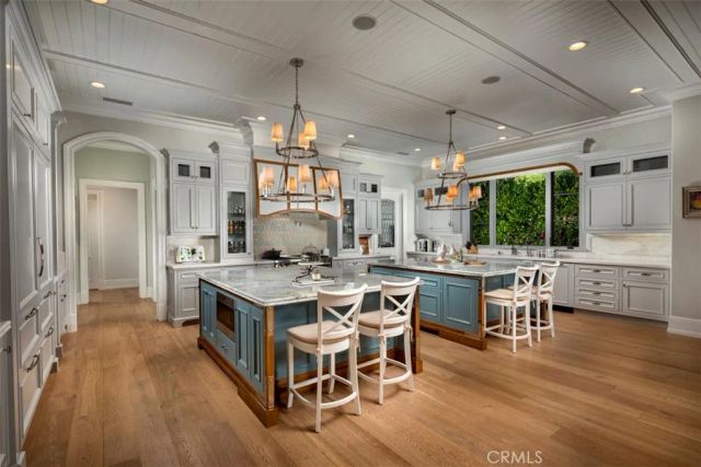 935 W Foothill Boulevard, Arcadia, CA 91006