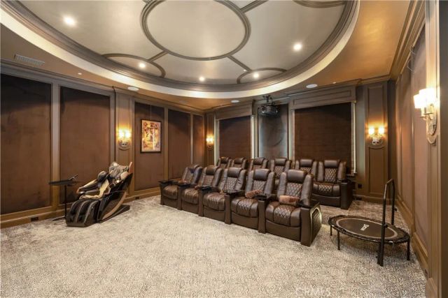 935 W Foothill Boulevard, Arcadia, CA 91006