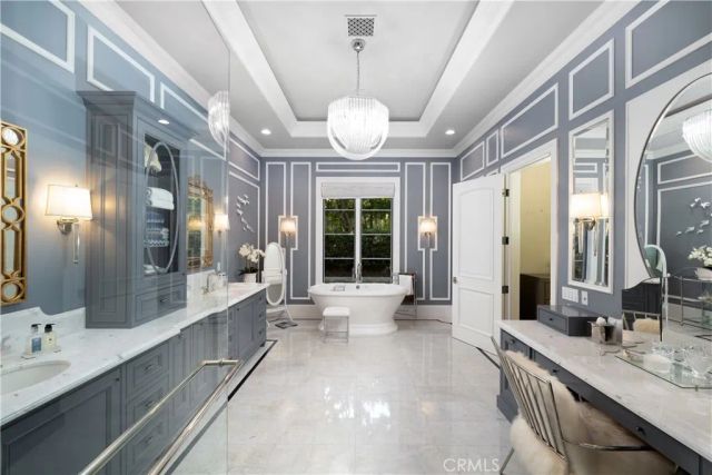 935 W Foothill Boulevard, Arcadia, CA 91006