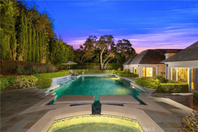 935 W Foothill Boulevard, Arcadia, CA 91006