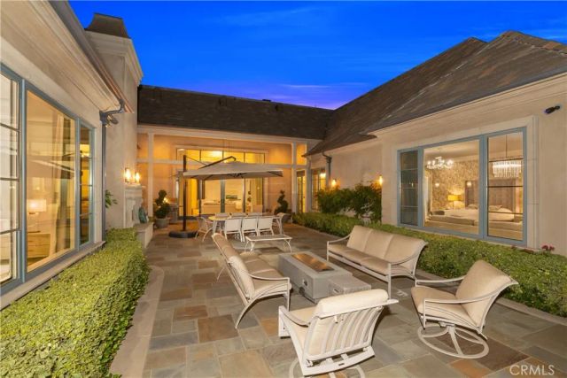 935 W Foothill Boulevard, Arcadia, CA 91006