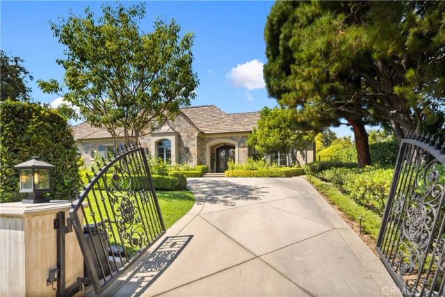 935 W Foothill Boulevard, Arcadia, CA 91006