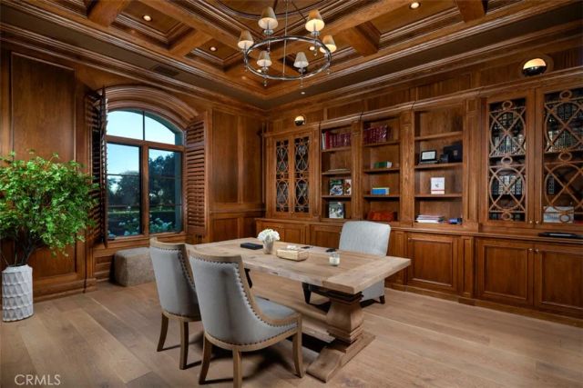 935 W Foothill Boulevard, Arcadia, CA 91006