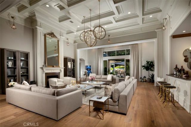 935 W Foothill Boulevard, Arcadia, CA 91006