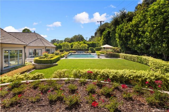 935 W Foothill Boulevard, Arcadia, CA 91006