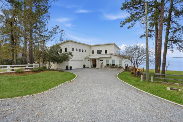 318 Little Dove, Livingston, TX 77351