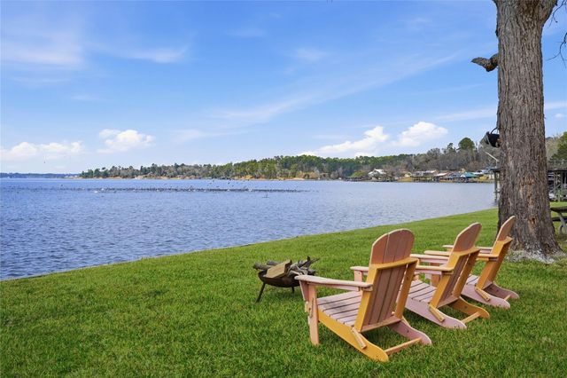 318 Little Dove, Livingston, TX 77351