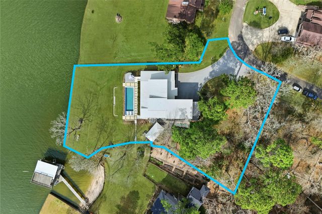 318 Little Dove, Livingston, TX 77351