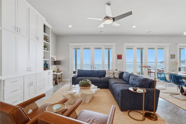 318 Little Dove, Livingston, TX 77351