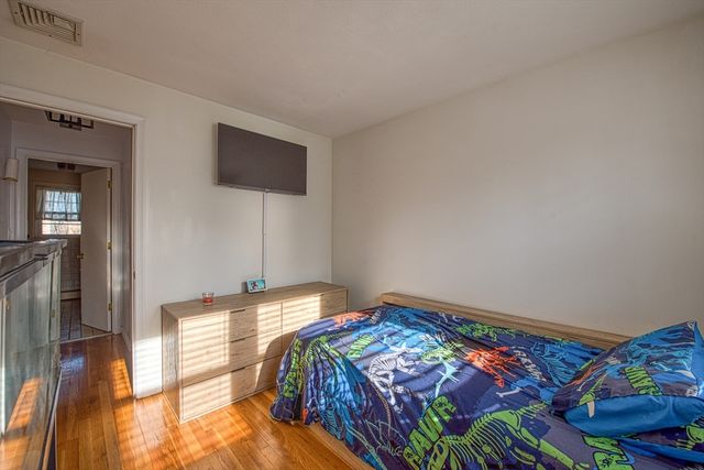 102 Alandale Ave, Brockton, MA 02301