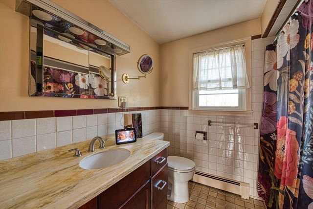 102 Alandale Ave, Brockton, MA 02301