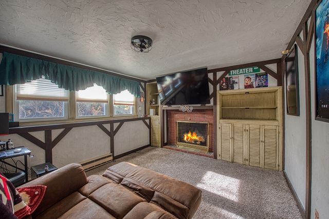 102 Alandale Ave, Brockton, MA 02301