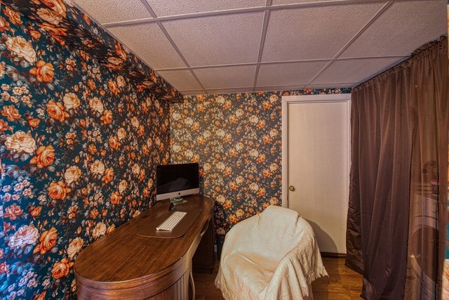 102 Alandale Ave, Brockton, MA 02301