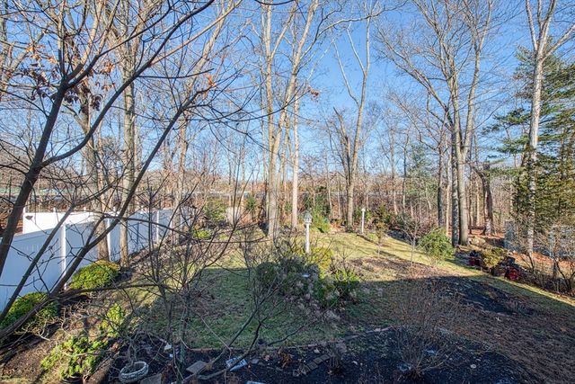 102 Alandale Ave, Brockton, MA 02301