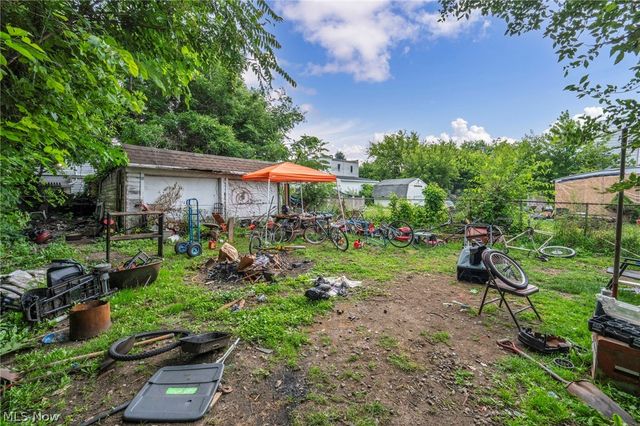 7814 Lawn Avenue, Cleveland, OH 44102