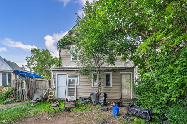 7814 Lawn Avenue, Cleveland, OH 44102
