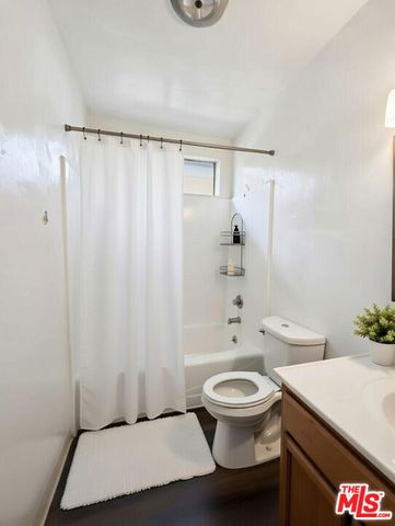 1208 W Adams Boulevard 1, Los Angeles, CA 90007