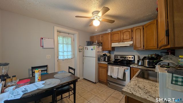 35 Lake Street, Norwich, CT 06360
