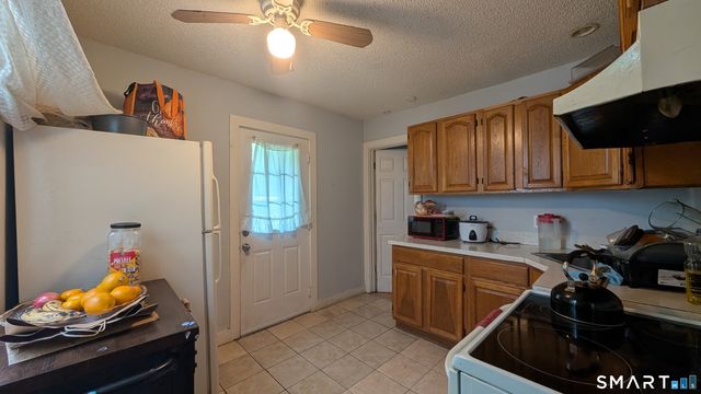 35 Lake Street, Norwich, CT 06360