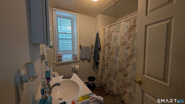 35 Lake Street, Norwich, CT 06360
