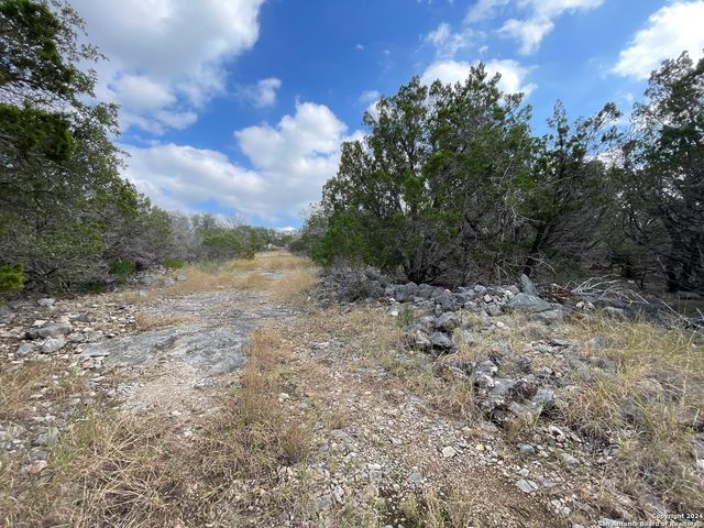 890 County Road 246, Hondo, TX 78861