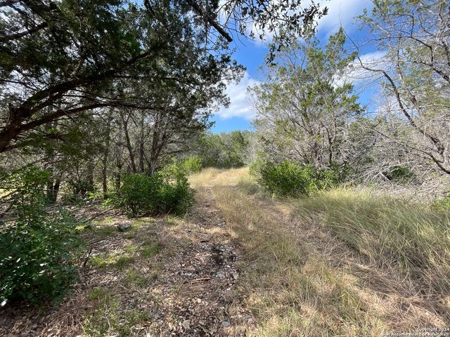 890 County Road 246, Hondo, TX 78861