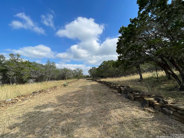 890 County Road 246, Hondo, TX 78861