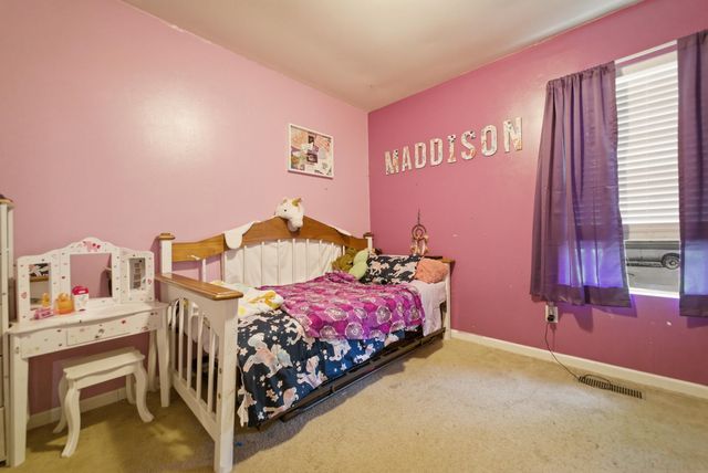 427 Nantucket Road, Valparaiso, IN 46385
