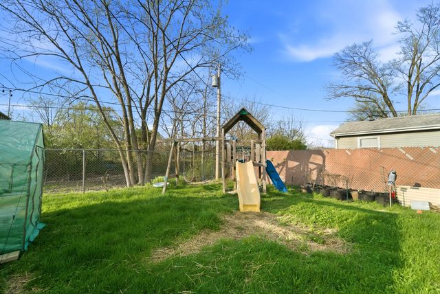 427 Nantucket Road, Valparaiso, IN 46385