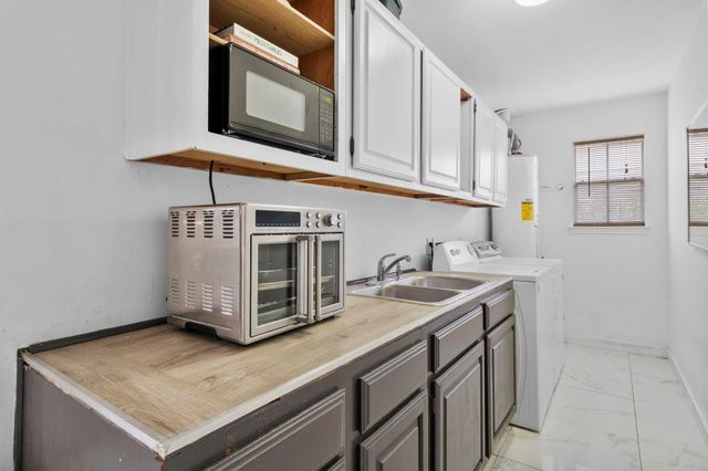 11302 Willow Field Drive, Cypress, TX 77429