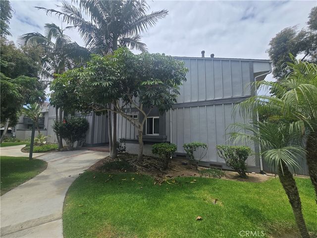 17082 Pacific Coast 205, Huntington Beach, CA 92649