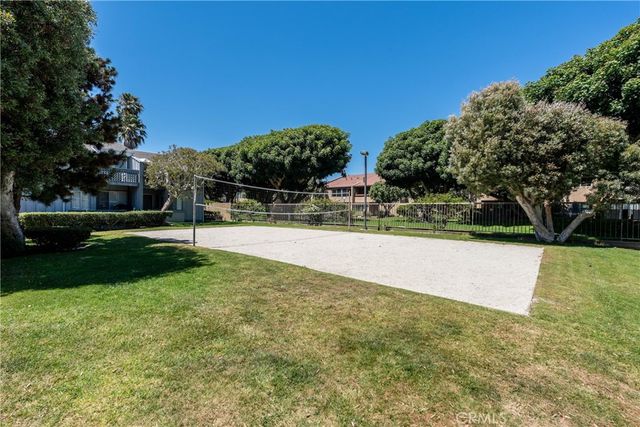 17082 Pacific Coast 205, Huntington Beach, CA 92649