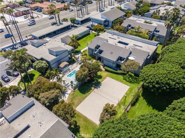 17082 Pacific Coast 205, Huntington Beach, CA 92649