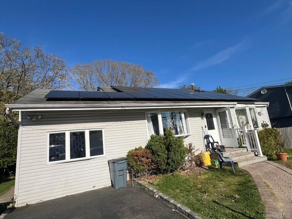 635 Jayne Boulevard, Port Jefferson, NY 11776