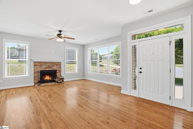44 Crossland Way, Greer, SC 29651