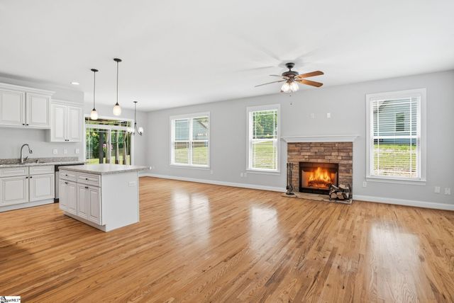 44 Crossland Way, Greer, SC 29651