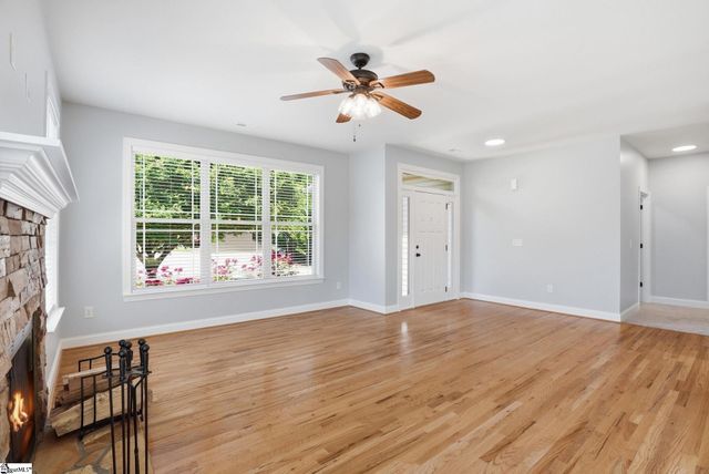 44 Crossland Way, Greer, SC 29651