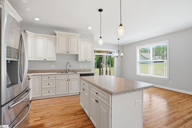 44 Crossland Way, Greer, SC 29651