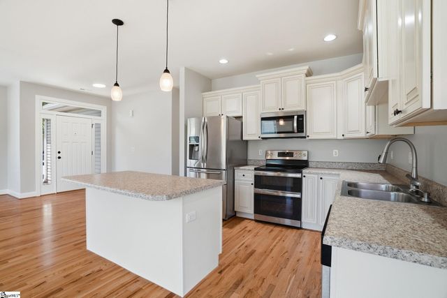 44 Crossland Way, Greer, SC 29651
